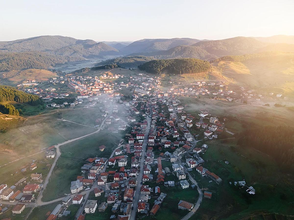 Къща За Гости "Люнгови" Zmeitsa Bagian luar foto